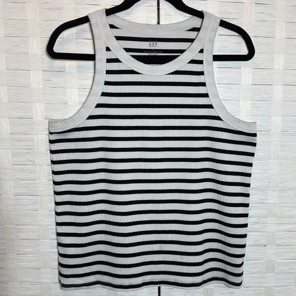 GAP Women’s Bundle (2) of Tank Tops - 
(1) Black/White and (1) Blue Size XL - Picture 2 of 13